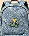 Pin en mochila negra (1).webp