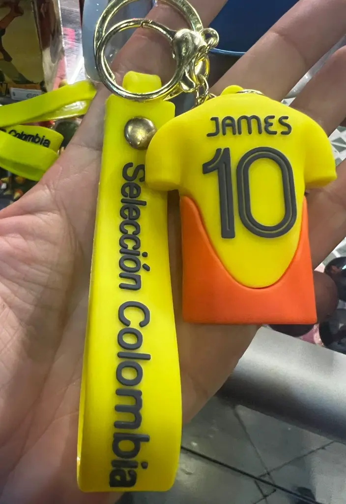 Lcamisajames.webp