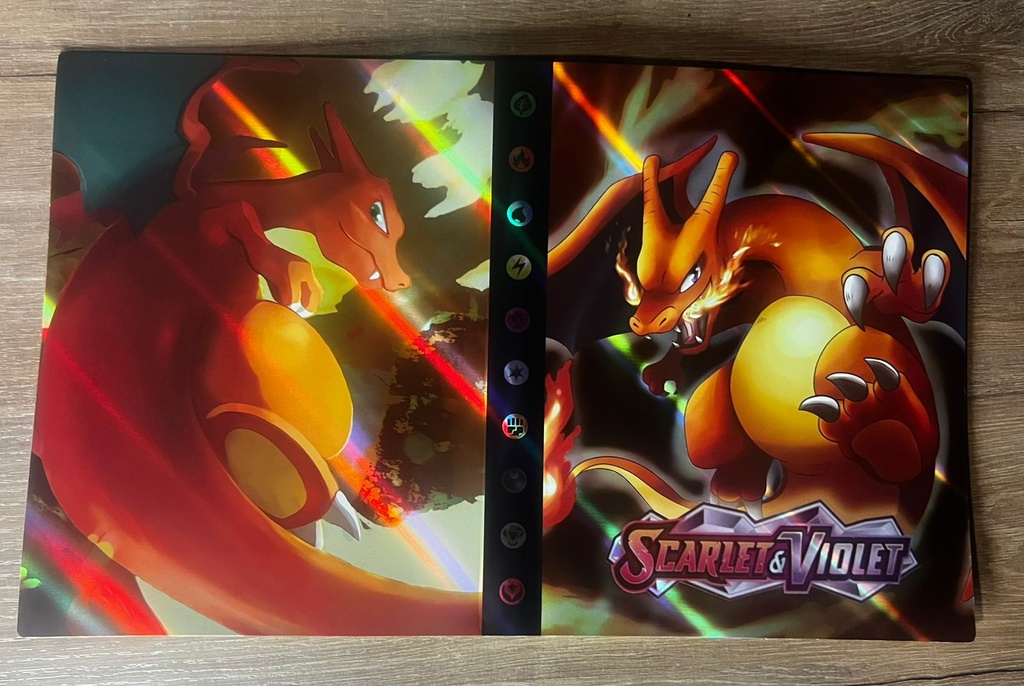 Album Coleccionador de Tarjetas Pokemon - edición "Scarlet & Violet"de Charizard.