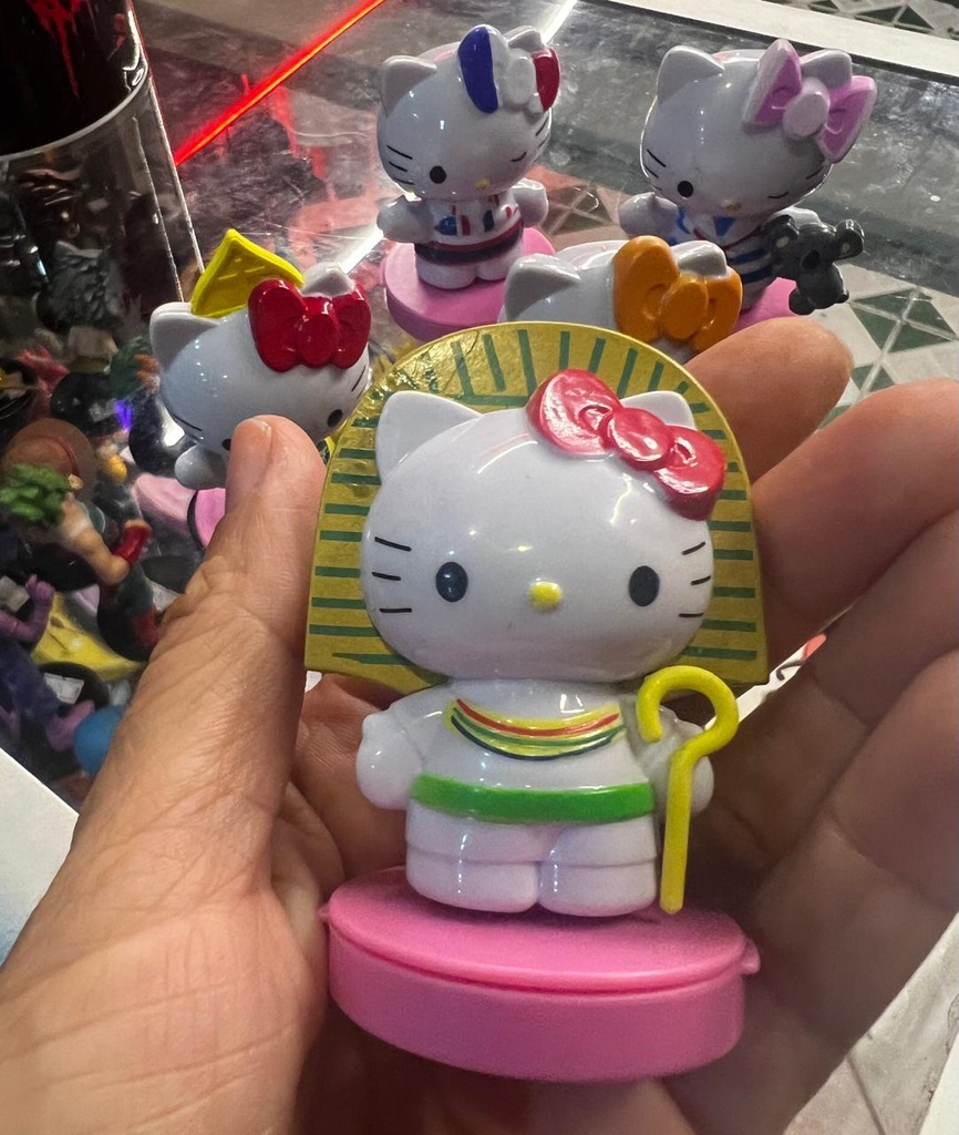 Gashapon de Hello Kitty vestida de Faraona
