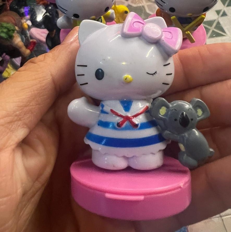 Gashapon de Hello Kitty traje de Marinera