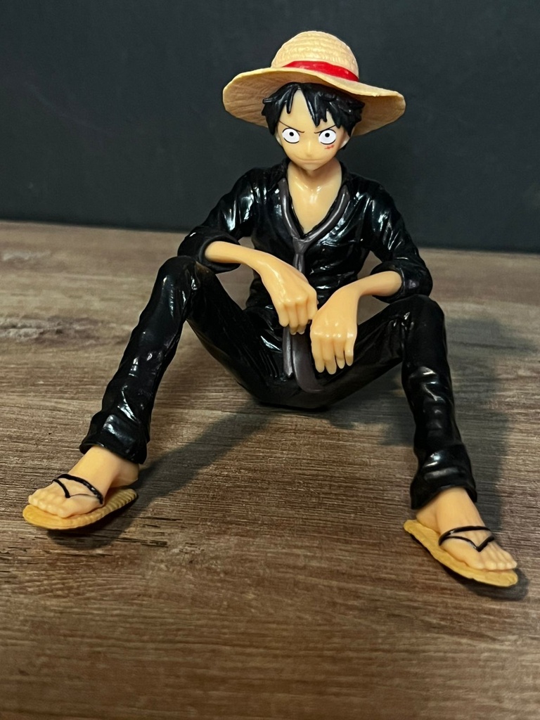 Luffy sentado - One Piece