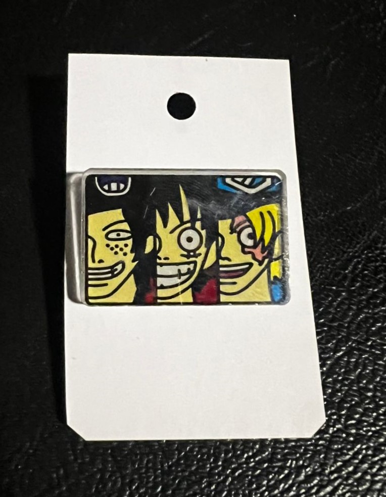 Pin Acrílico - hermanos Sabo, Luffy y Ace - One Piece