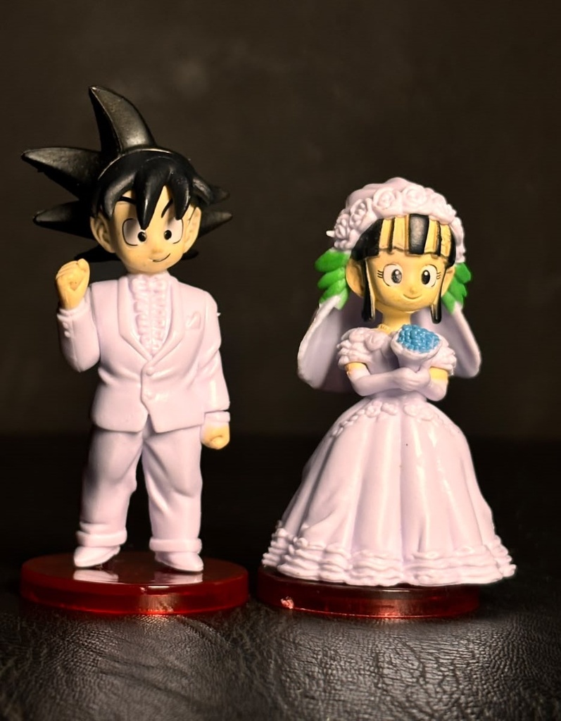 Set de figuras coleccionables - Son Goku y Milk (Chi-Chi) con trajes de boda